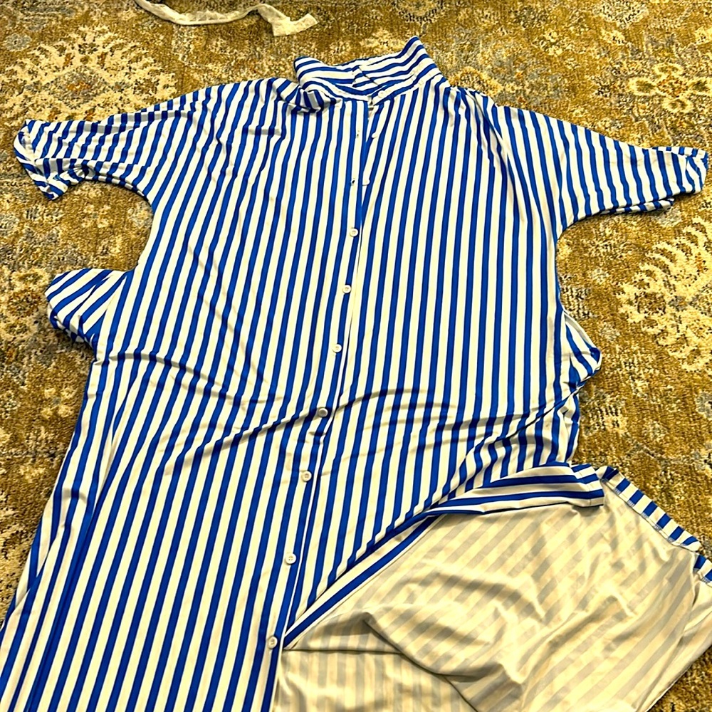 Vibrant blue and white car wash split dress